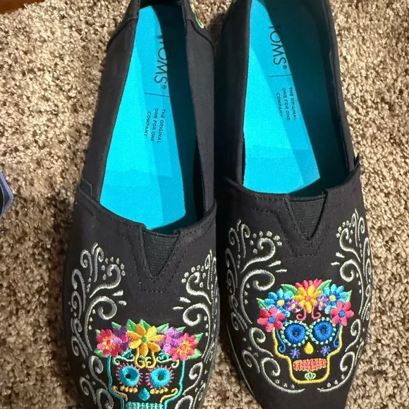 Toms Multicolor and Black Patterned Flats - Picture 3 of 5